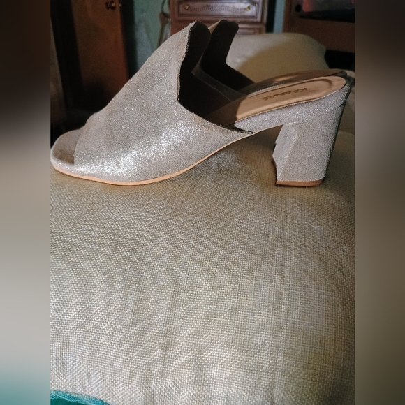 Kaanas block heal shimmer champagne sandals - Picture 12 of 16